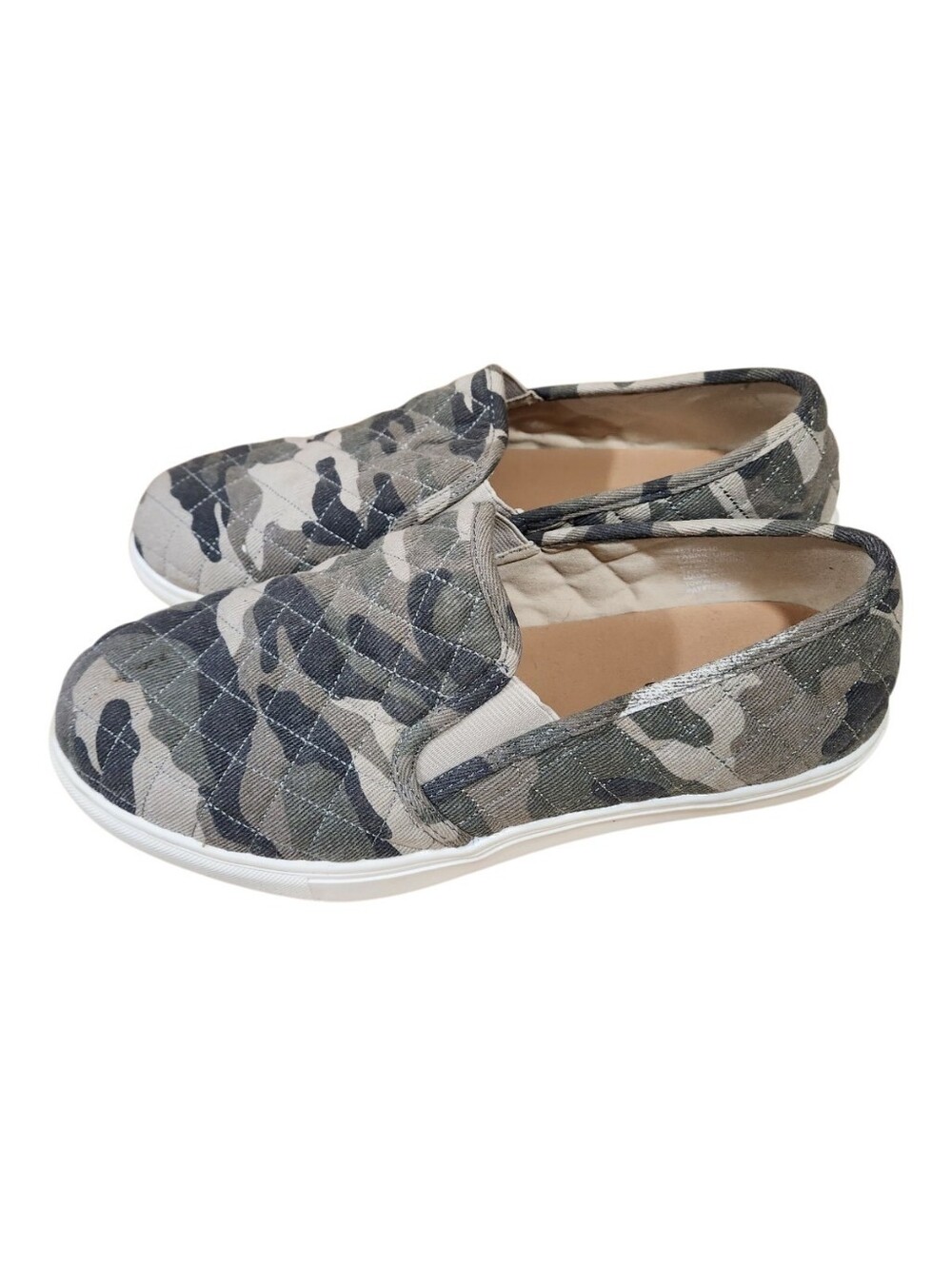 Torrid Womens 10WW Quilted Canvas Camo Slip On Sneakers Wide Width Shoes Green